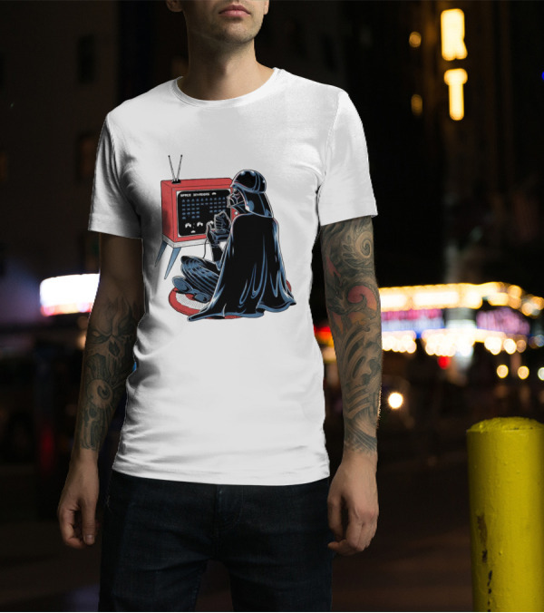 Nostalgic Darth Vader Playing Space Invaders On Retro TV T-Shirt
