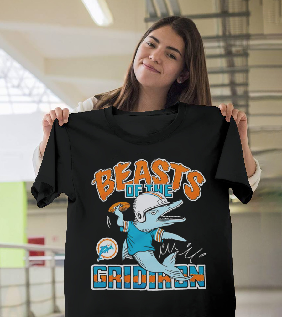 Miami Dolphins Beasts Of The Gridiron Football Dolphin Throwing Pass T-Shirt