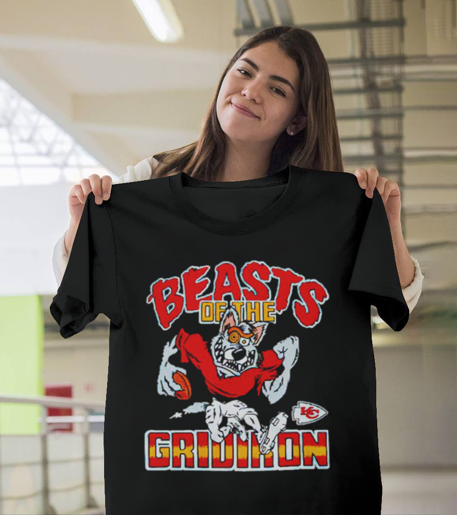 Beasts of the Gridiron Kansas City Chiefs Wolf Football T-Shirt