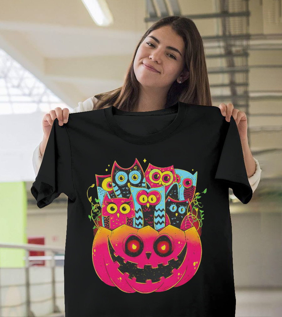 Neon Owls In Jack-o'-Lantern Halloween Party T-Shirt