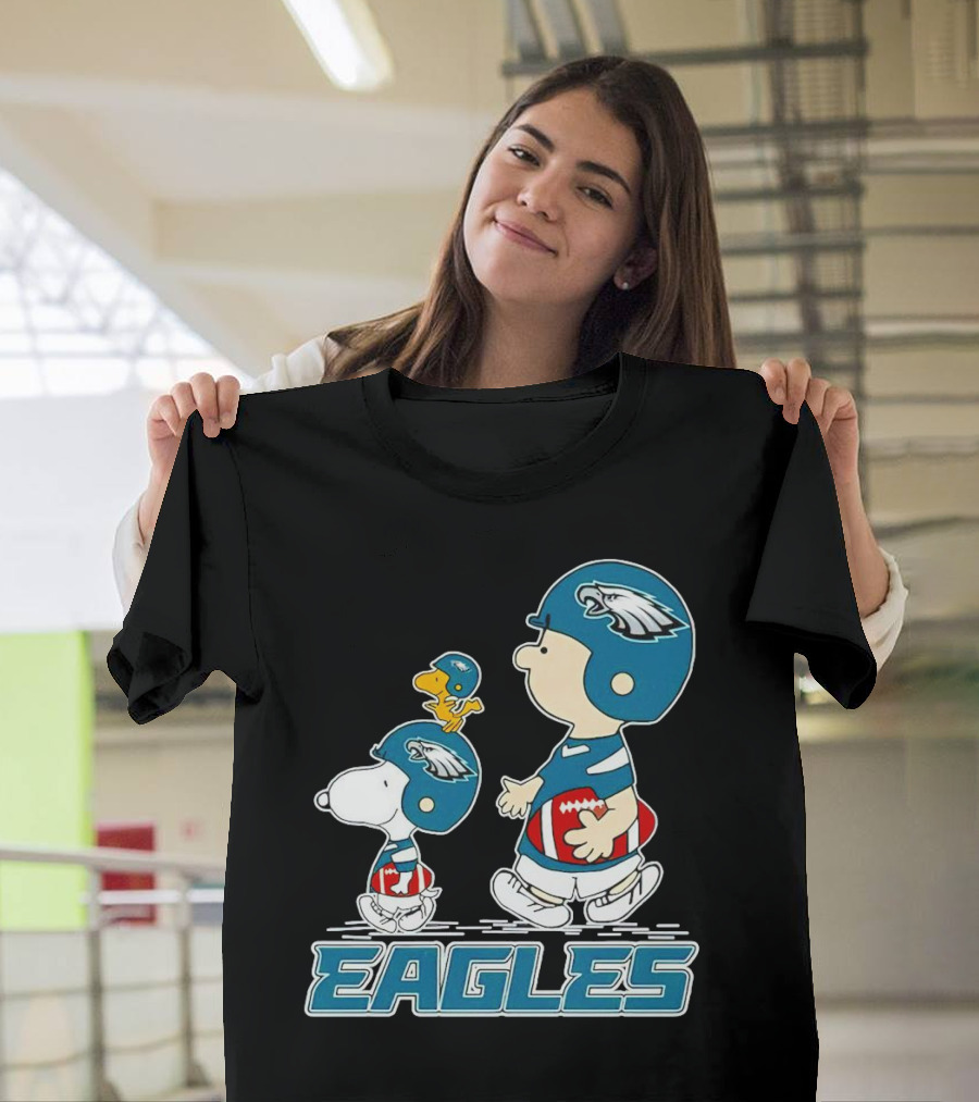 Peanuts Charlie Brown Snoopy Eagles Football Helmet T-Shirt