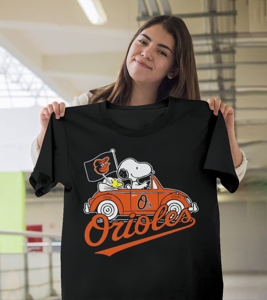 Snoopy and Woodstock Driving Baltimore Orioles Car with Flag T-Shirt