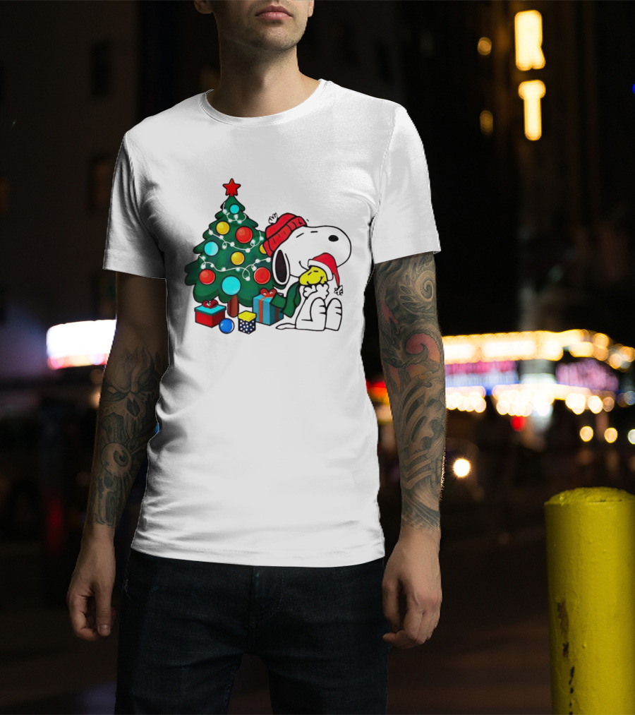 Peanuts Snoopy With Woodstock And Christmas Tree And Gifts T-Shirt