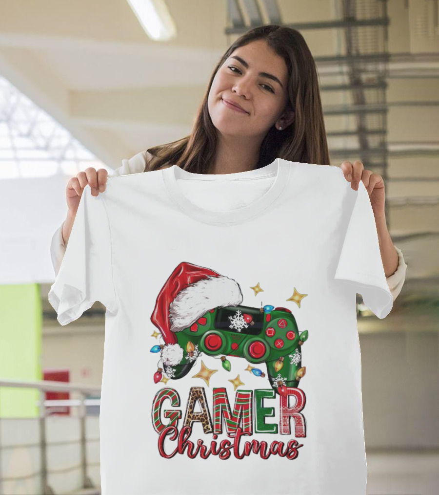 Gamer Christmas Santa Hat Game Controller Holiday Lights T-Shirt