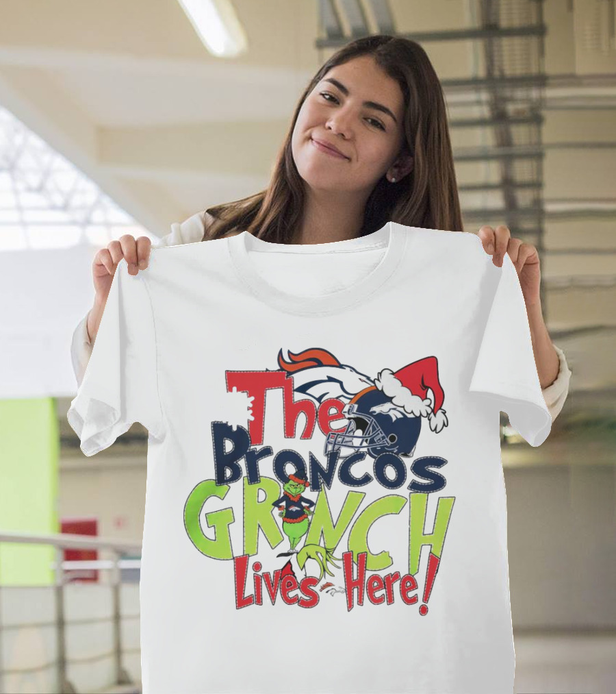 The Broncos Grinch Lives Here Christmas Denver Broncos Santa Hat Helmet T-Shirt