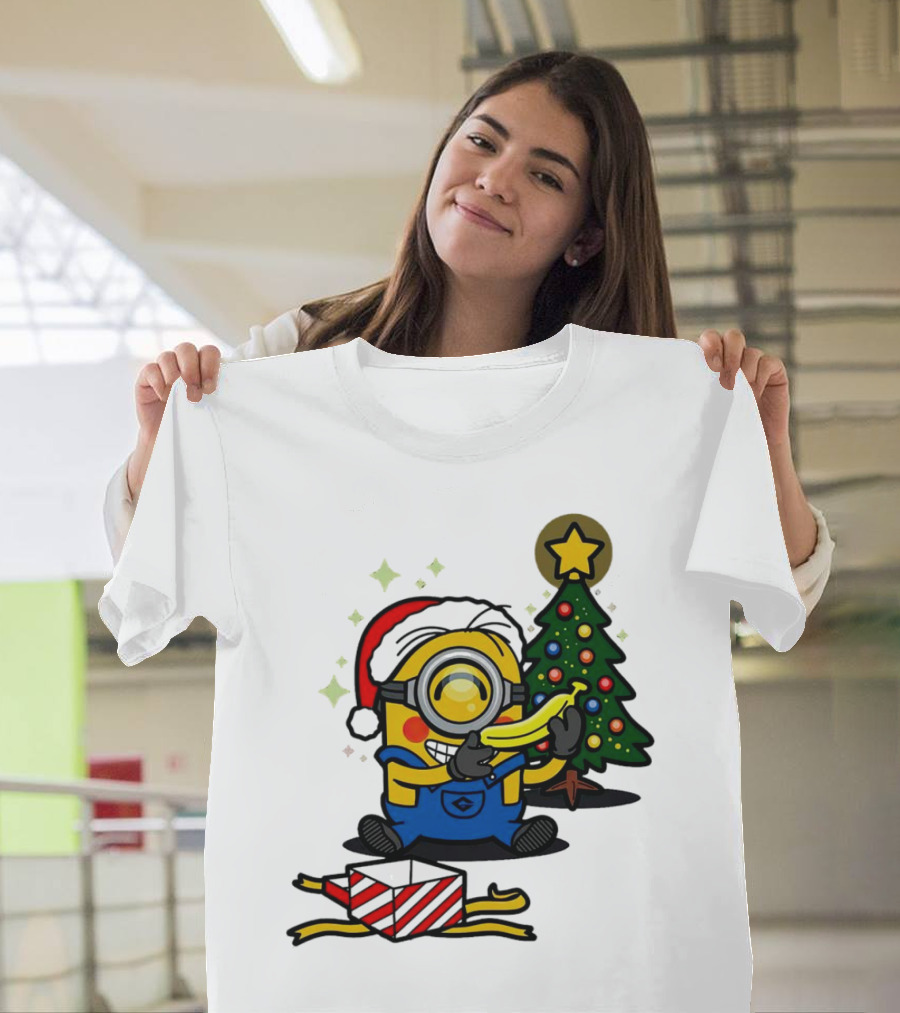 Minion Santa Hat With Banana Christmas Tree And Gift Box T-Shirt