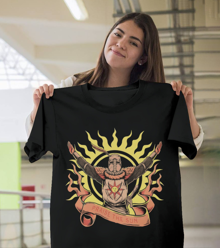 Solaire Praise The Sun Dark Souls Iconic Sunburst Knight Banner T-Shirt