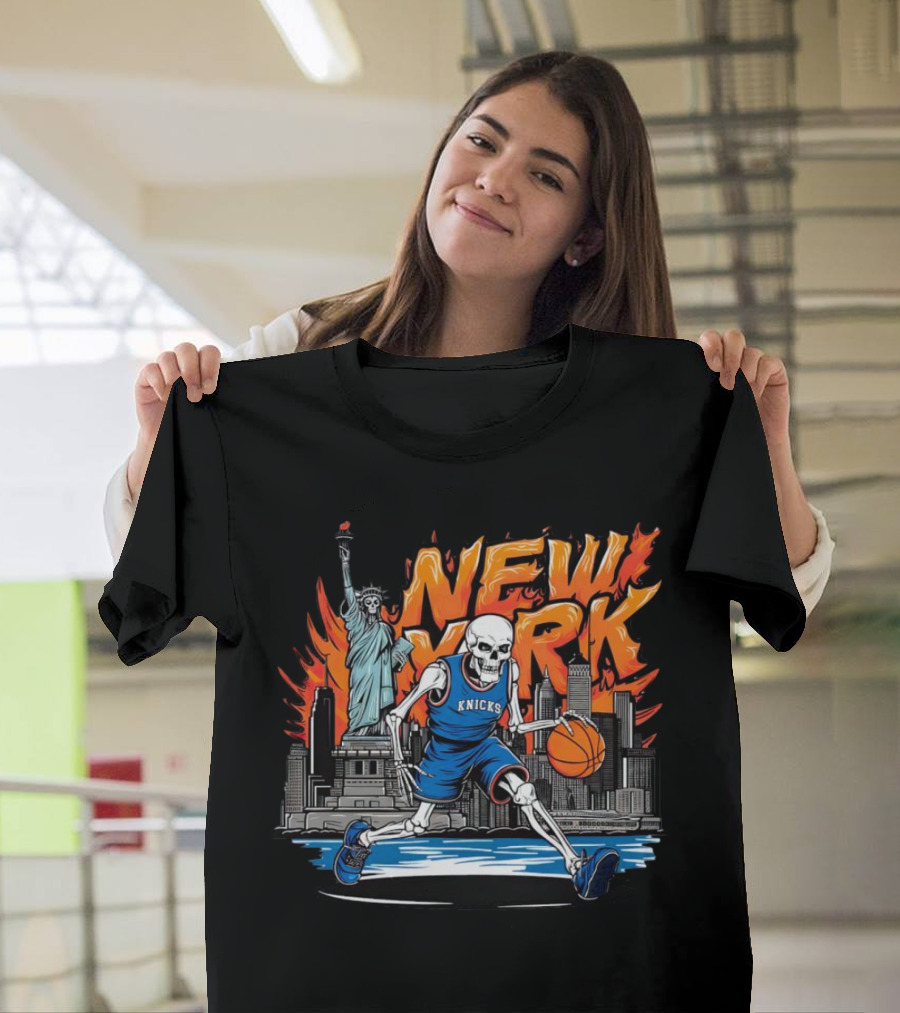 New York Knicks Skeleton Statue Basketball T-Shirt