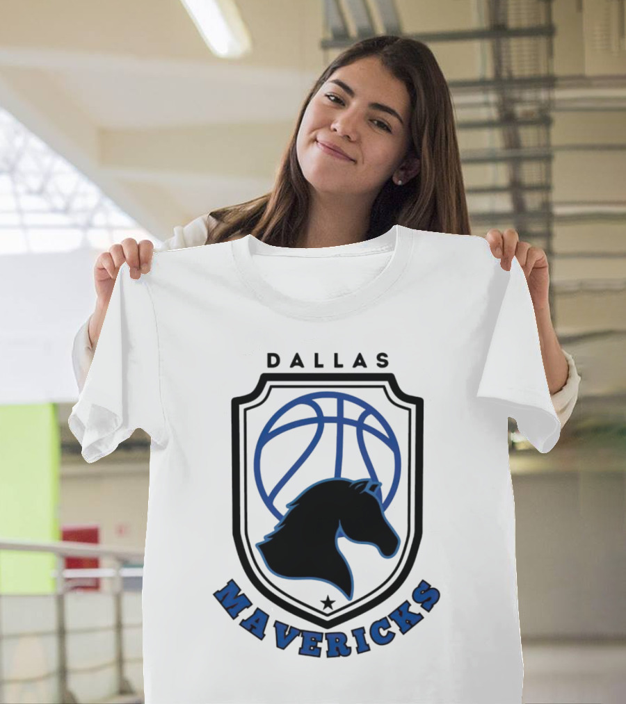 Dallas Mavericks Vintage NBA Basketball Logo Horse Emblem T-Shirt