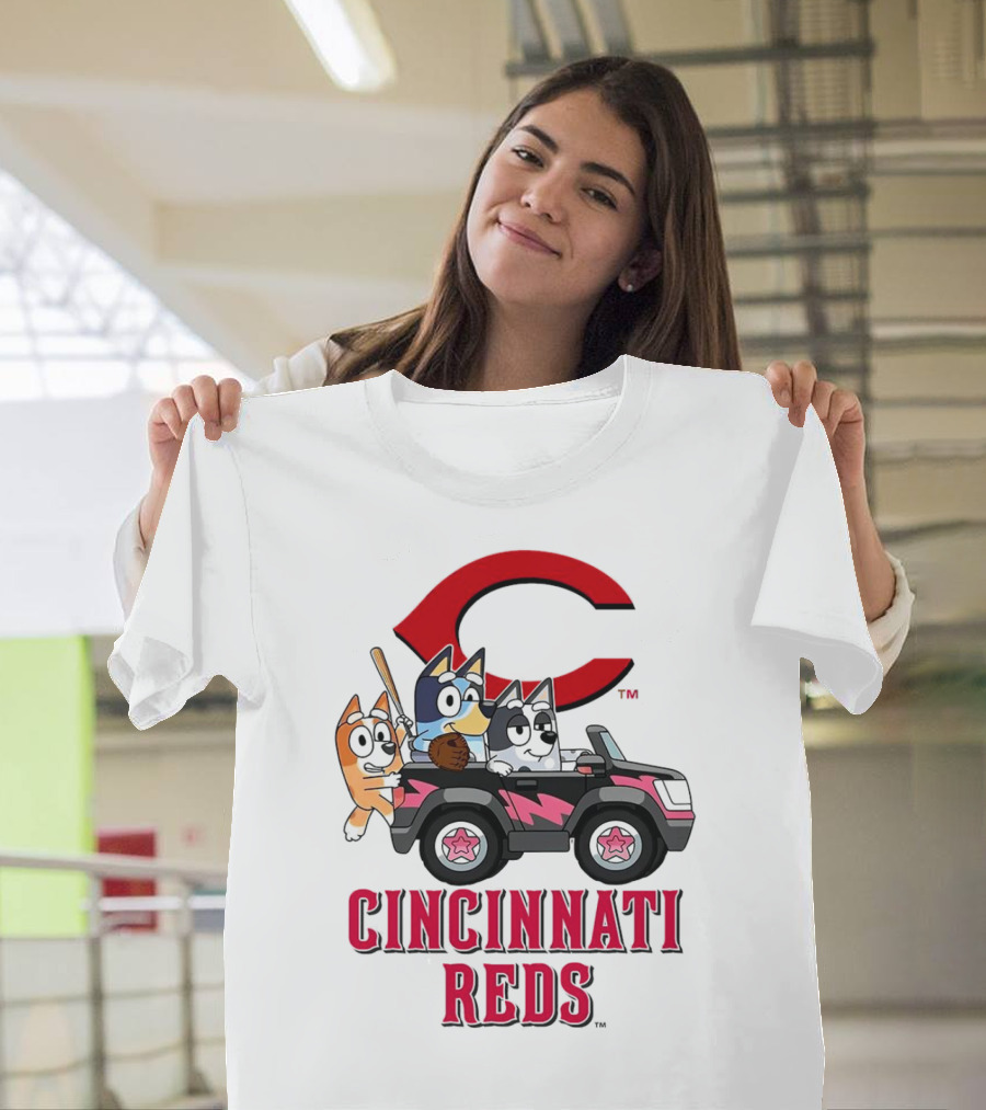 Cincinnati Reds Bandit Chilli Aunt Trixie Heeler Jeep T-Shirt
