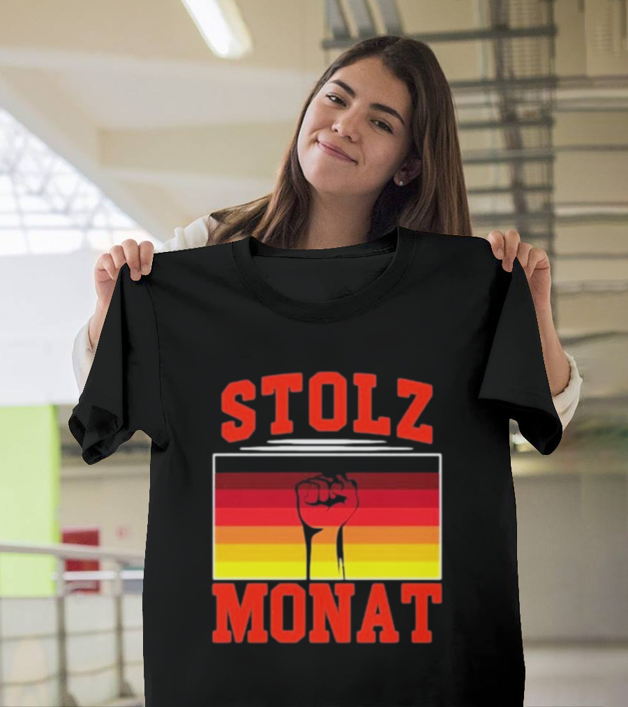 Stolz Monat Fist With German Flag Colors T-Shirt