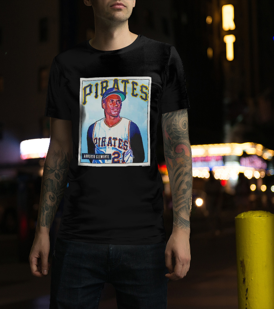 Roberto Clemente 21 Pittsburgh Pirates Mitchell And Ness Cooperstown Vintage Baseball Card T-Shirt