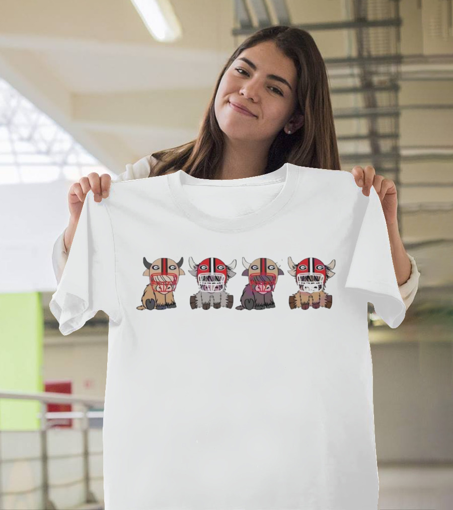 Cute Buffalo Wearing Georgia Bulldogs Helmet In Various Colors T-Shirt
