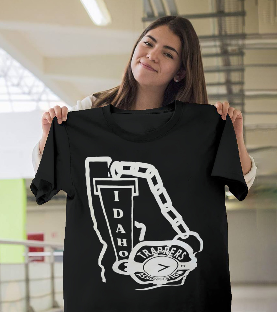 Idaho Trappers Association Logo With Trapper Symbol And Chain T-Shirt