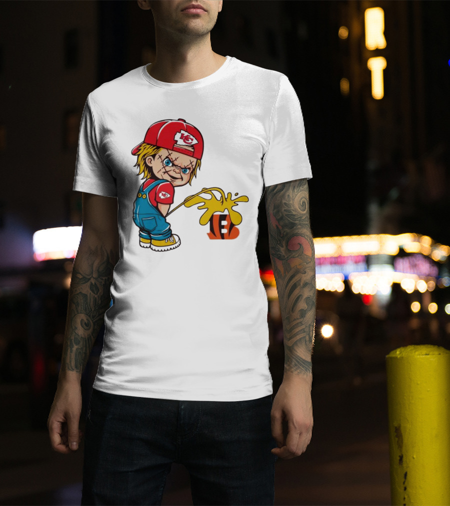 Kansas City Chiefs Chucky Pissing On Cincinnati Bengals T-Shirt