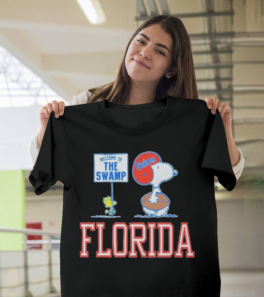 Welcome to the Swamp Florida Gators Snoopy and Woodstock Holding Football T-Shirt