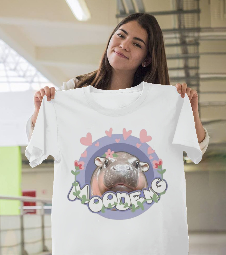 Moo Deng Cute Pig Heart Flower T-Shirt