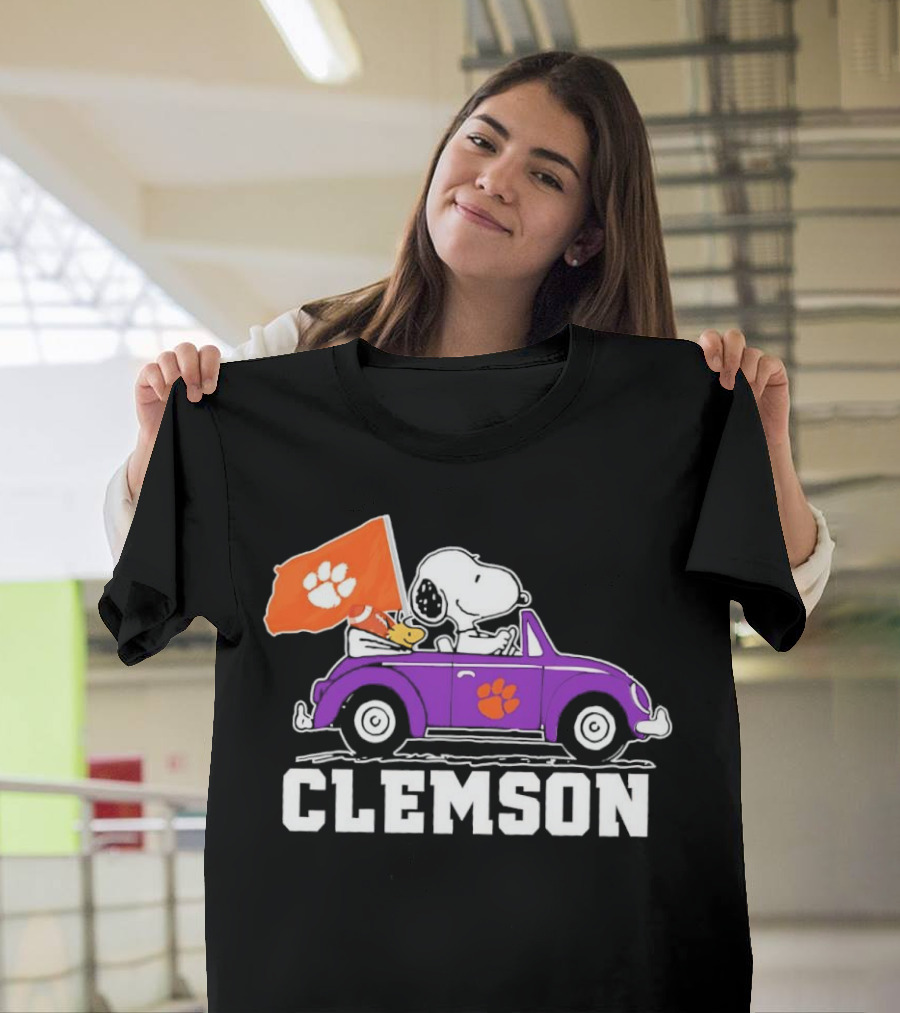 Snoopy And Woodstock In Purple Car With Clemson Flag T-Shirt