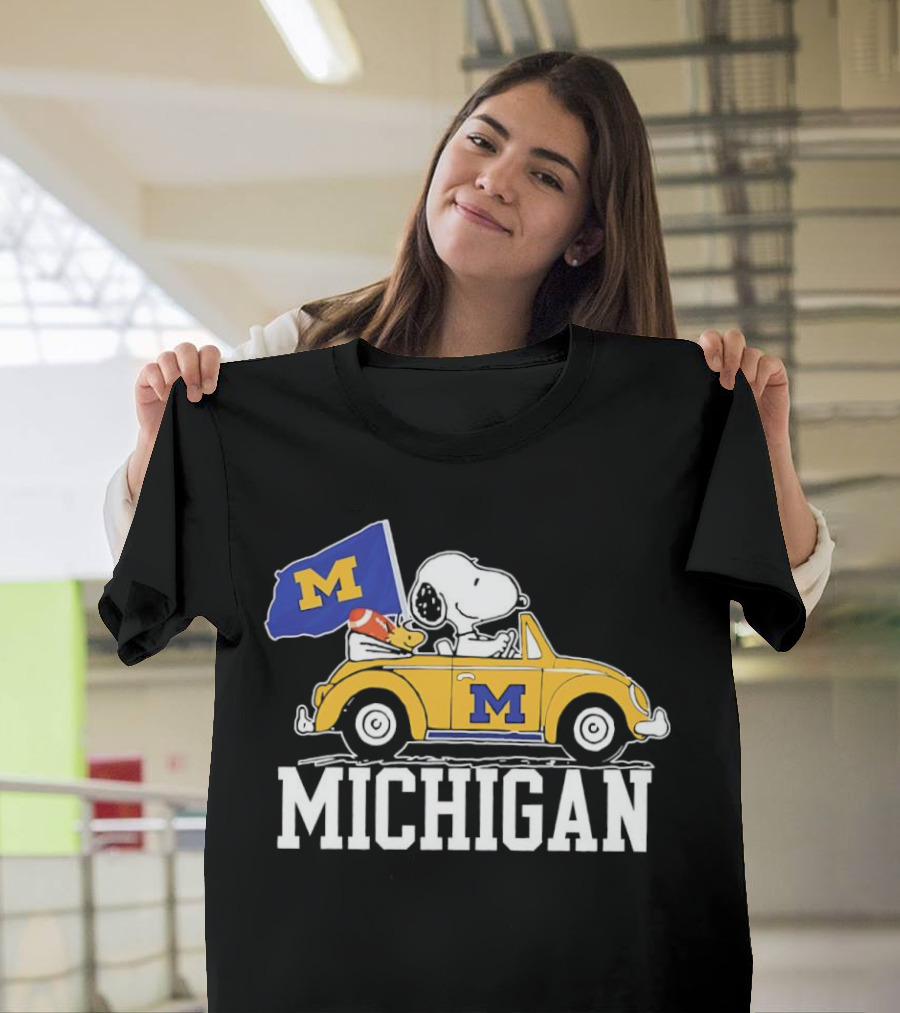 Snoopy and Woodstock Driving Car with Michigan Wolverines Flag T-Shirt