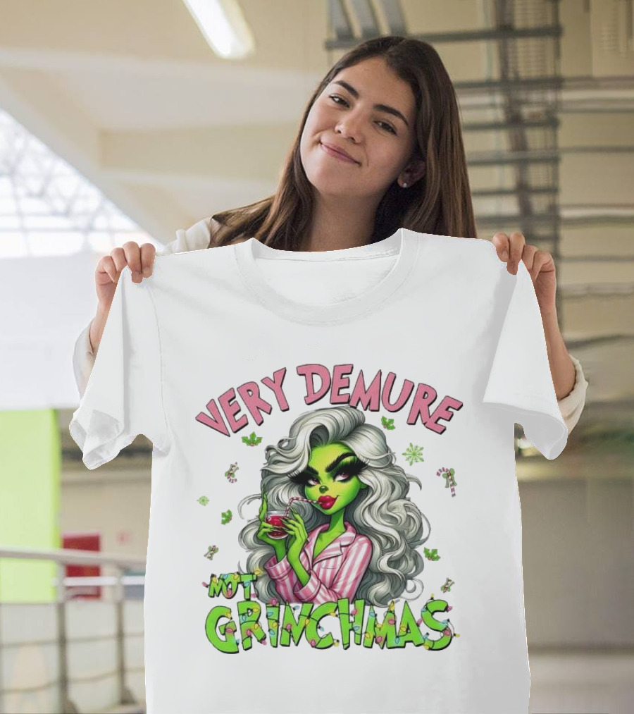 Very Demure Not Grinchmas Christmas Grinch Girl T-Shirt