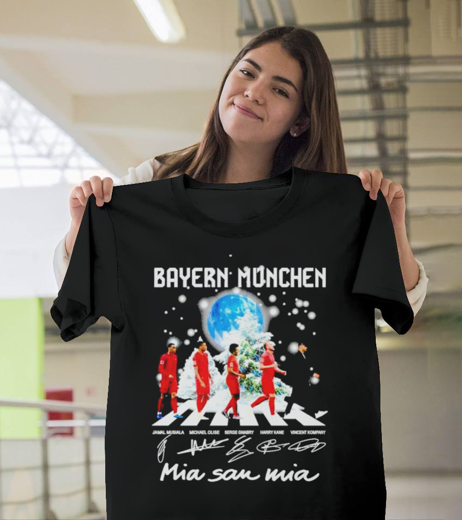 Bayern München Mia San Mia Abbey Road Jamal Musiala Michael Olise Serge Gnabry Harry Kane Vincent Kompany Christmas T-Shirt