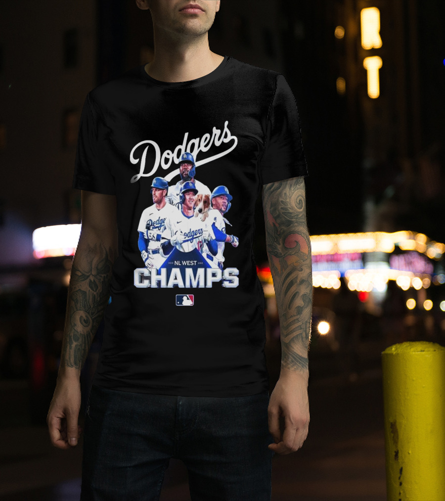 Dodgers MLB NL West Champs 2024 Los Angeles Dodgers Players And Dog T-Shirt
