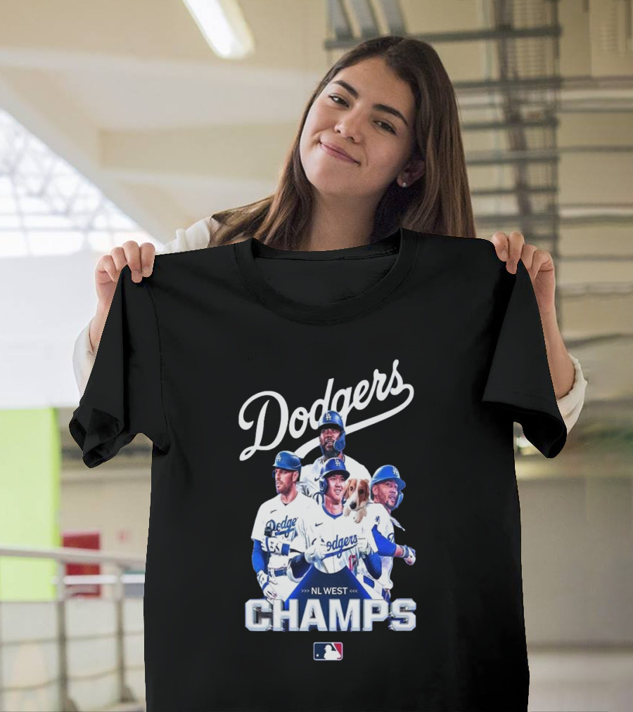 Dodgers MLB NL West Champs 2024 Los Angeles Dodgers Players And Dog T-Shirt