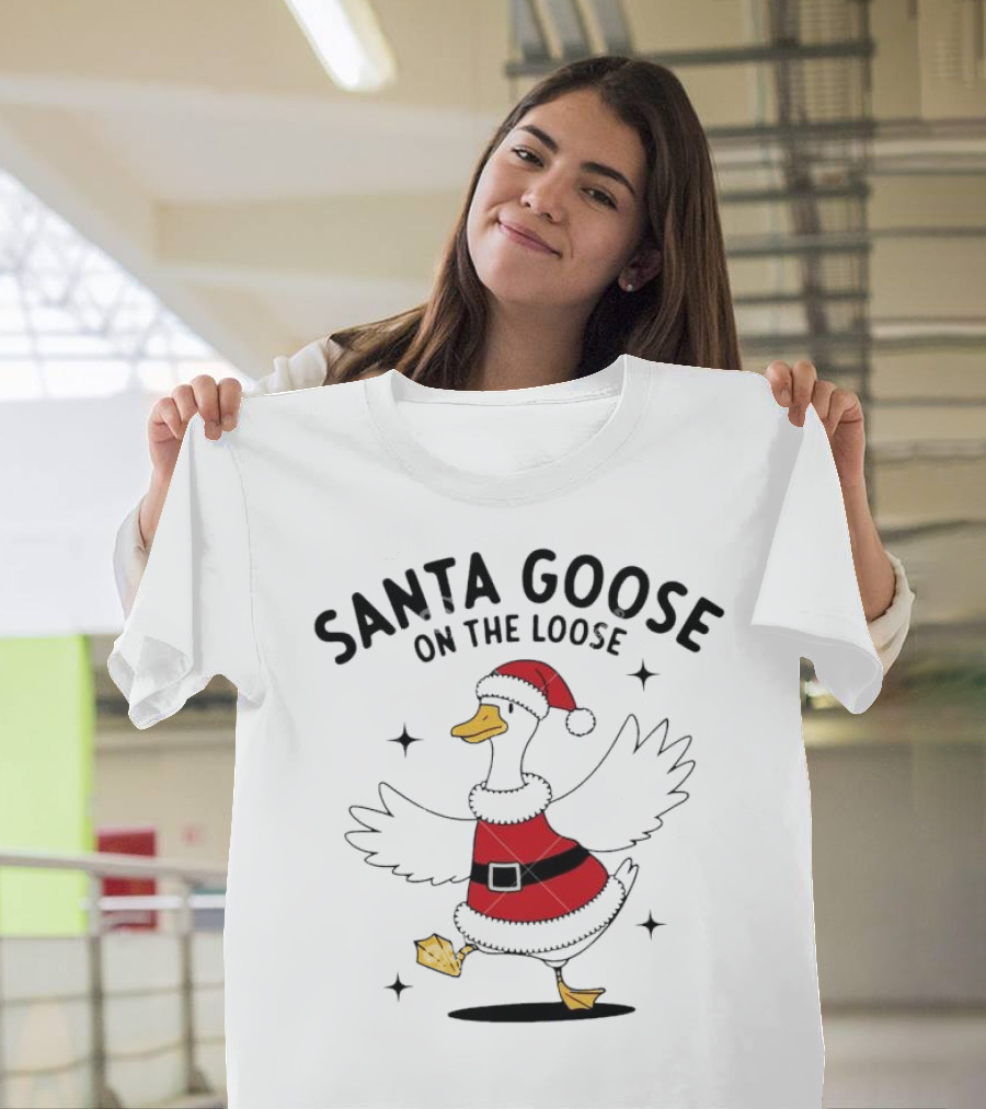 Santa Goose On The Loose Christmas Festive Holiday Fun T-Shirt