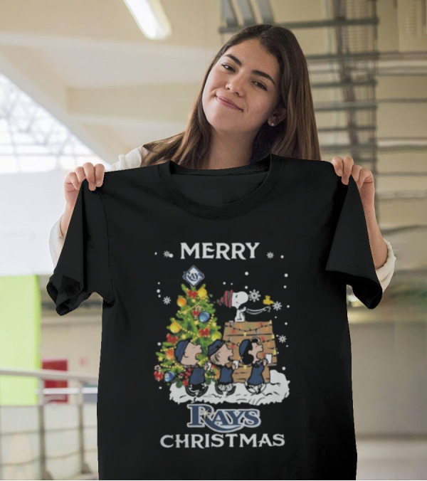 Merry Rays Christmas Tampa Bay Snoopy And Friends T-Shirt