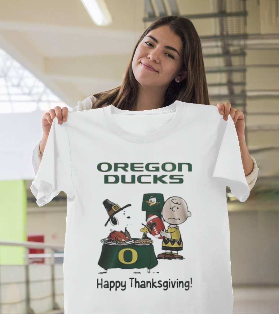 Oregon Ducks Peanuts Happy Thanksgiving Football T-Shirt