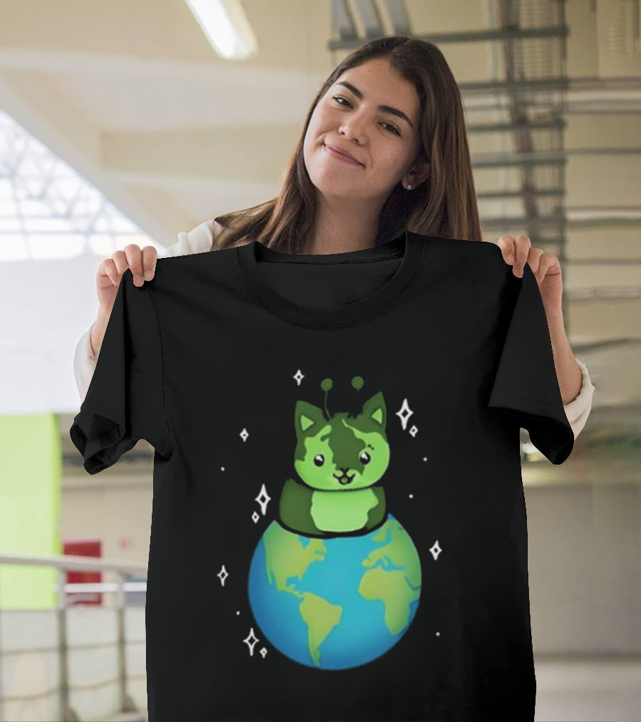 Cult Of Biscuit Alien Biscuit Cat Globe Stars T-Shirt