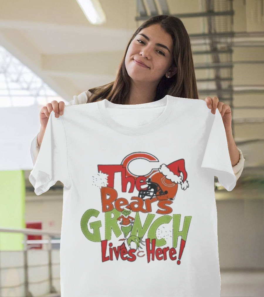 The Bears Grinch Chicago Lives Here Christmas T-Shirt