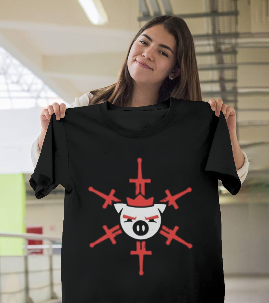 Technoblade Swordflake Pig Crown with Red Crossed Swords T-Shirt