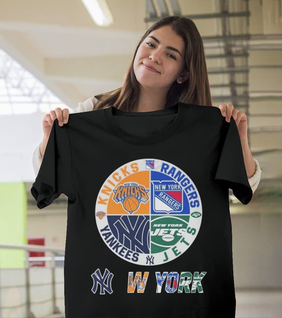 Knicks Rangers Yankees Jets New York Sports Circle T-Shirt