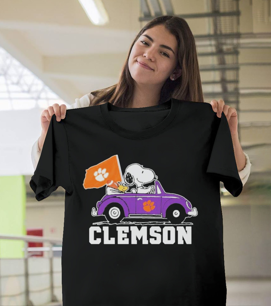 Peanuts Snoopy Woodstock Driving Purple Car with Clemson Tigers Flag CFP T-Shirt