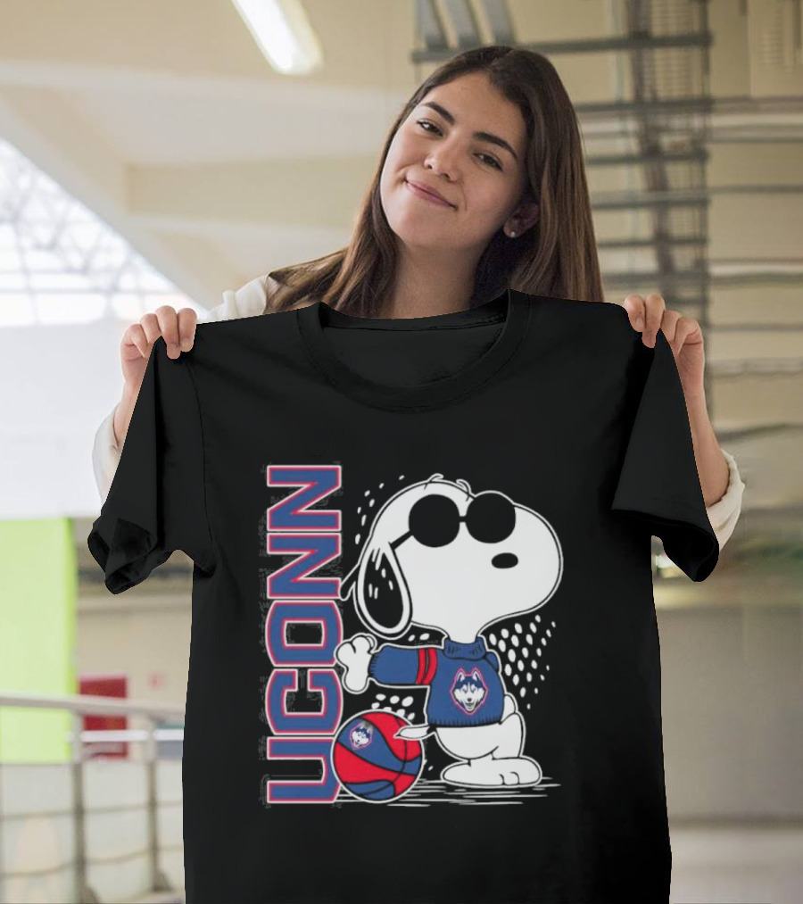 Snoopy UConn Huskies Basketball Peanuts Collaboration 2024-2025 T-Shirt