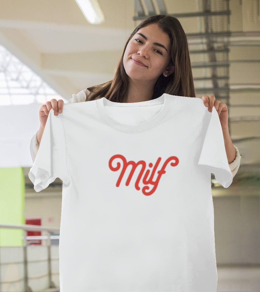 Elizabeth Bay Milf Retro Script Style T-Shirt