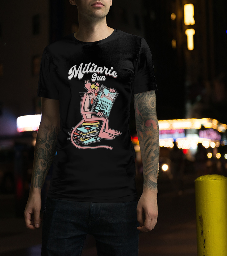 Militarie Gun Pink Panther Reading Comics T-Shirt