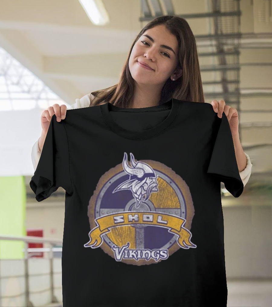Minnesota Vikings Skol Shield Logo Vintage Emblem T-Shirt
