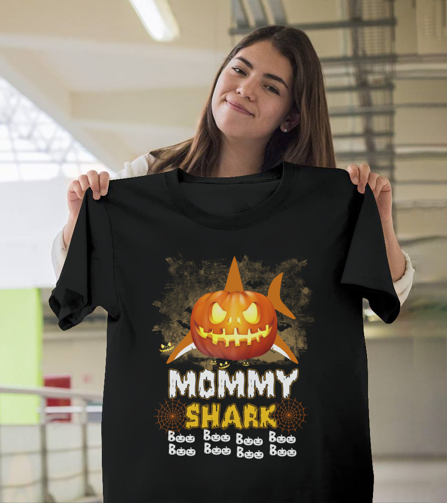 Mommy Shark Pumpkin Boo Halloween Jack-O'-Lantern and Spiderwebs T-Shirt