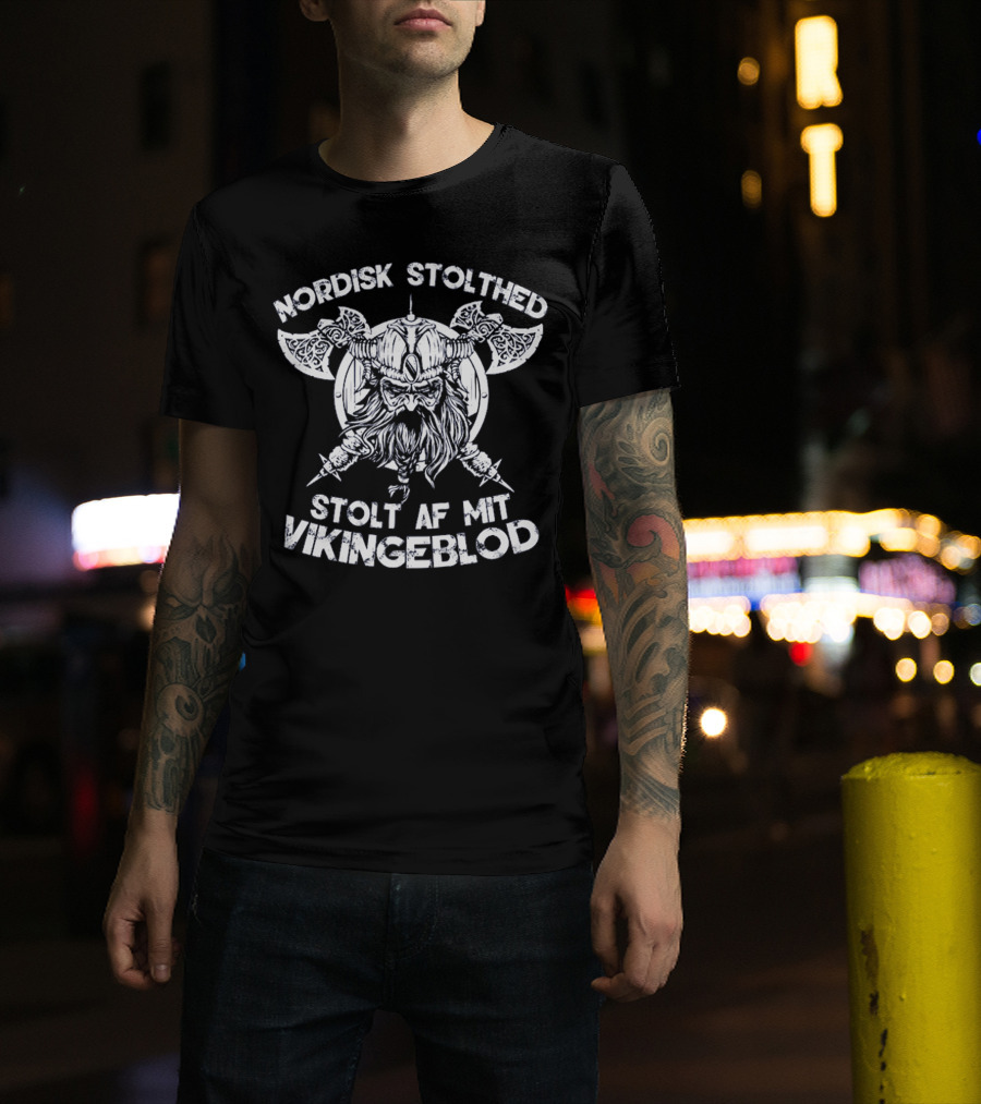 NORDISK STOLTHED STOLT AF MIT VIKINGEBLOD T-Shirt