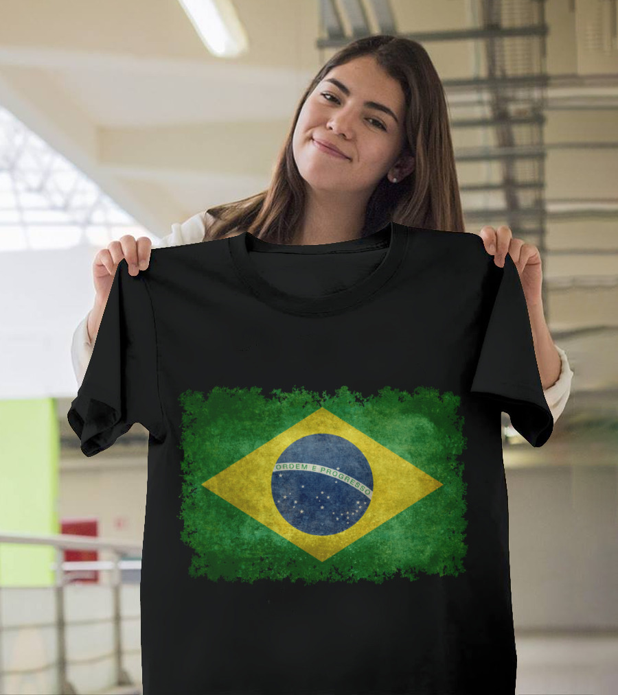 Vintage Style Flag of Brazil with Ordem E Progresso Banner T-Shirt