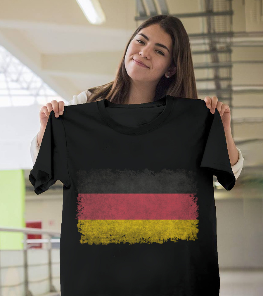 Vintage Style German Flag in Distressed Grunge Look T-Shirt