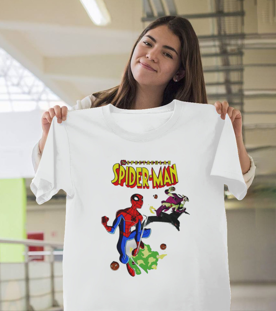 The Spectacular Spider-Man Versus Green Goblin Battle Scene T-Shirt