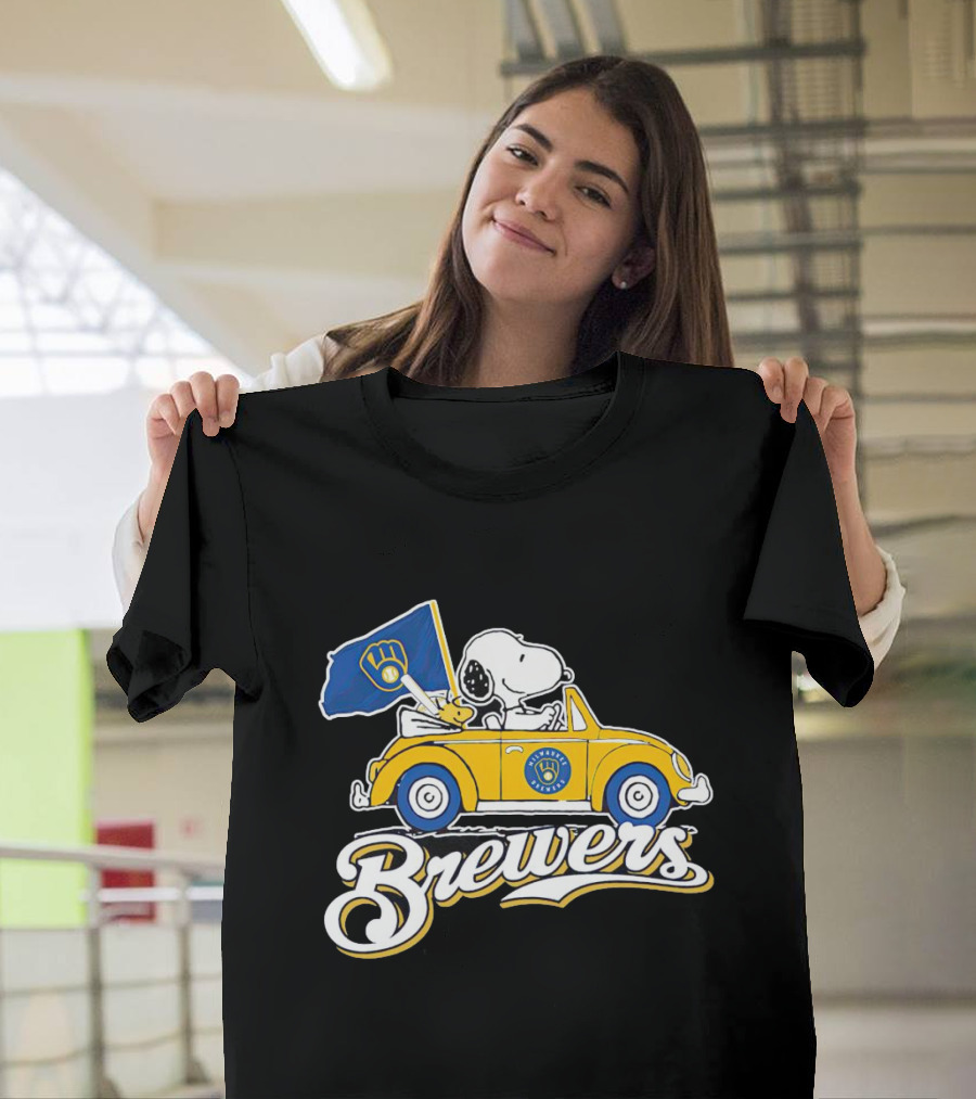 Snoopy And Woodstock Driving Car With Brewers Flag T-Shirt