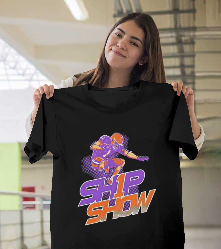 Clemson Tigers Ship Show Football Player in Orange and Purple T-Shirt