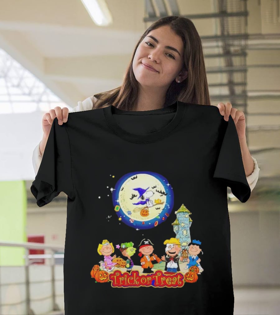 Peanuts Trick Or Treat Halloween Snoopy And Friends Moon Costumes T-Shirt