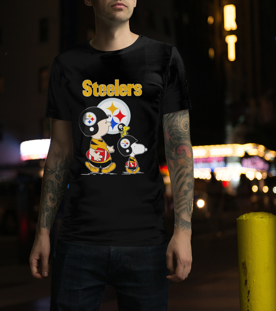 Peanuts Characters With Steelers Football Helmets T-Shirt