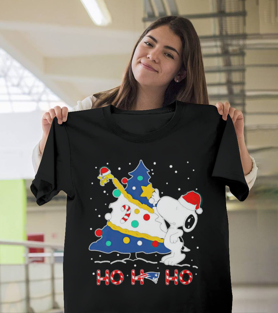Snoopy Woodstock Decorating Christmas Tree New England Patriots Ho Ho Ho T-Shirt