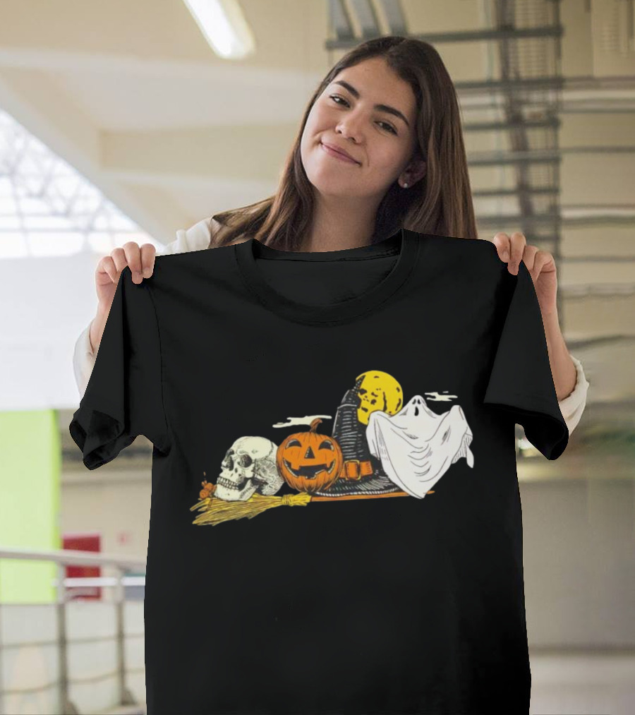 SpooKY Halloween Vintage Skull Pumpkin Ghost Witch Hat Moon Scene T-Shirt